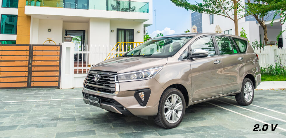 INNOVA V 2.0AT